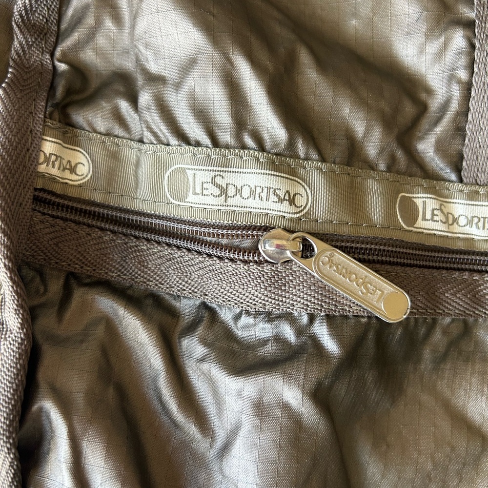 LeSportsac Vintage Duffle Nylon Lightweight Weekender Overnight Travel Bag - Picture 4 of 12